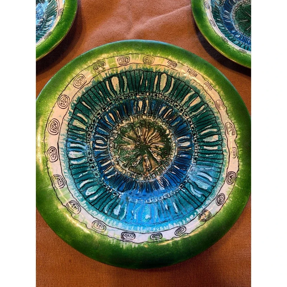 Three metal bowls green and blue theme